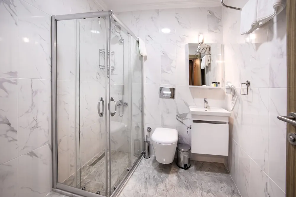 Standard Tek Büyük Yataklı Oda