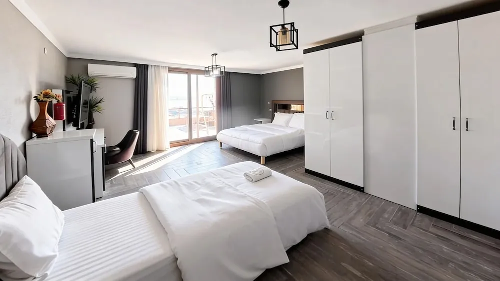 Grand Oda, Deniz Manzaralı