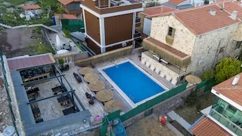 Stone House Foça Butik Otel