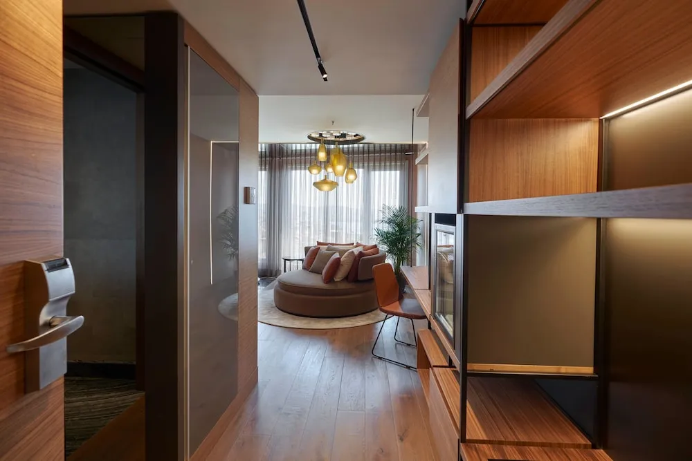 Amber Suite