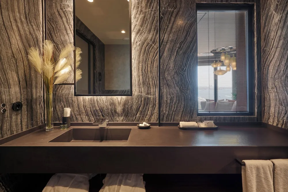Amber Suite