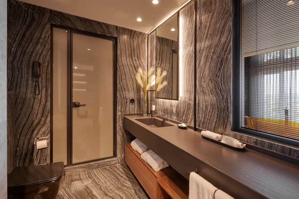 Amber Suite