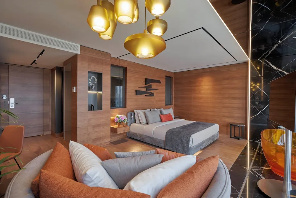 Amber Suite