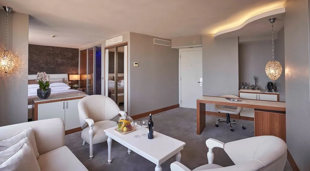 Senior Suite Bosphorus View