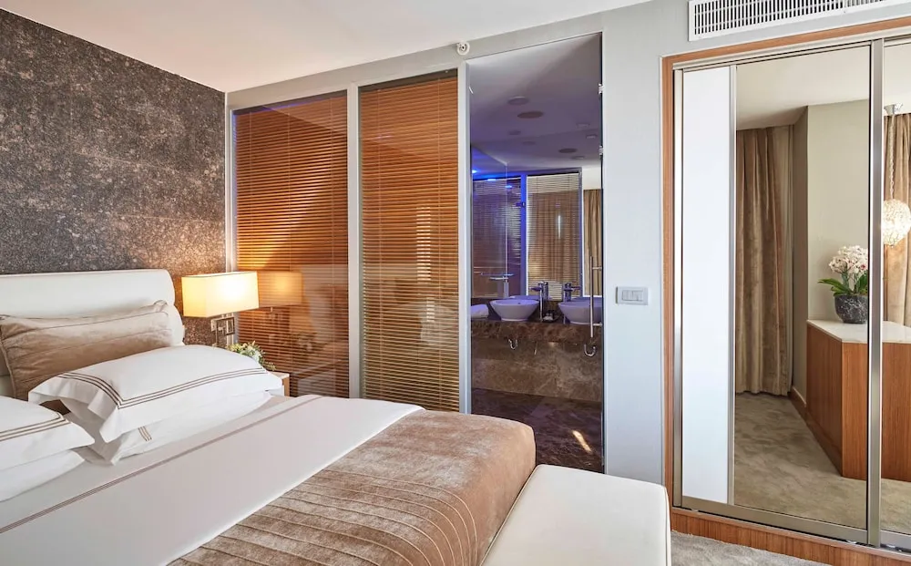 Senior Suite Bosphorus View