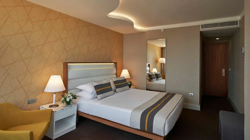 Deluxe Double or Twin Room with Bosphorus View