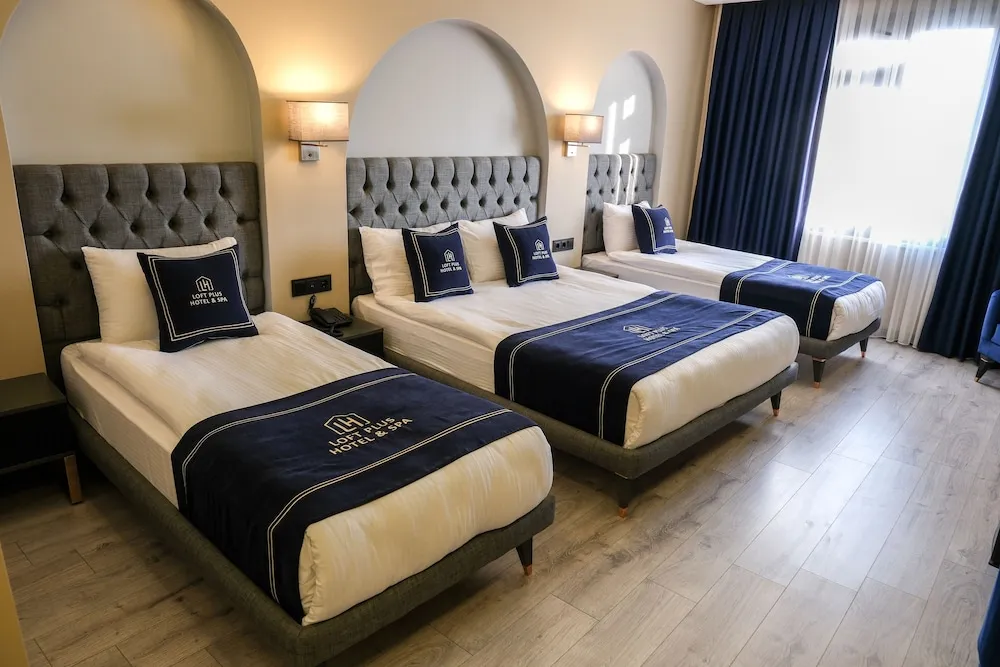 Deluxe Üç Kişilik Oda