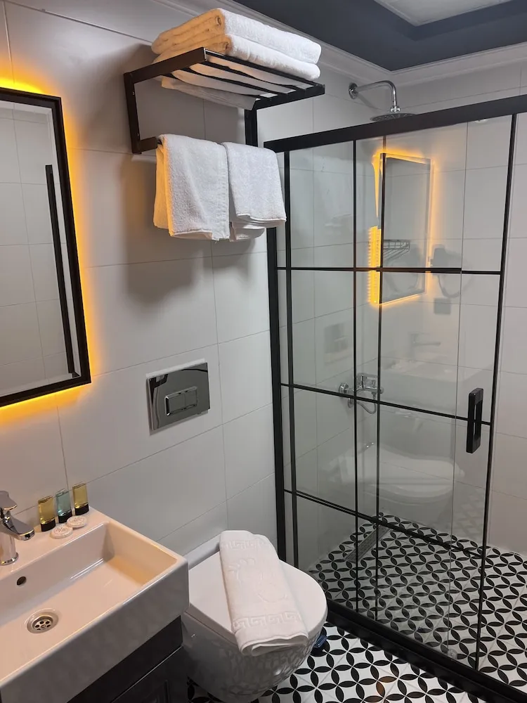Deluxe Üç Kişilik Oda