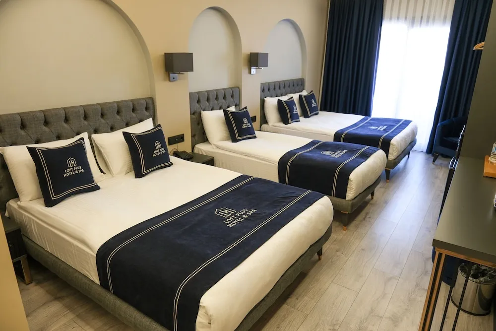 Deluxe Üç Kişilik Oda