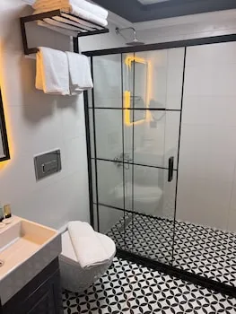 Loft Plus Hotel