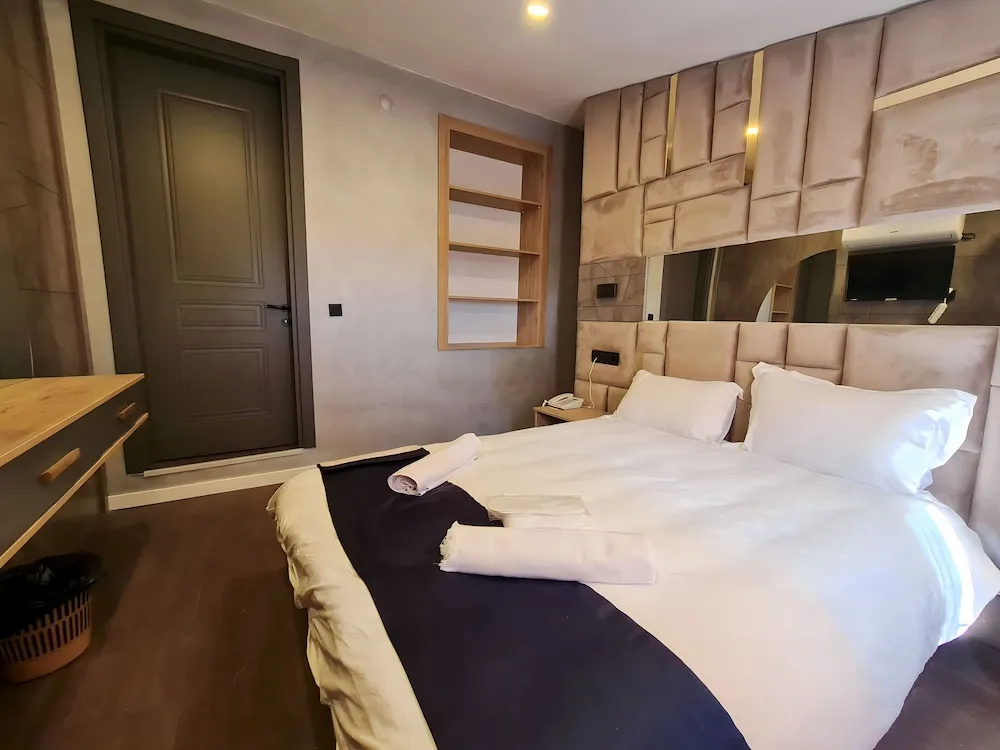 Deluxe Tek Büyük Yataklı Oda