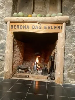 Berona Dağ Evleri