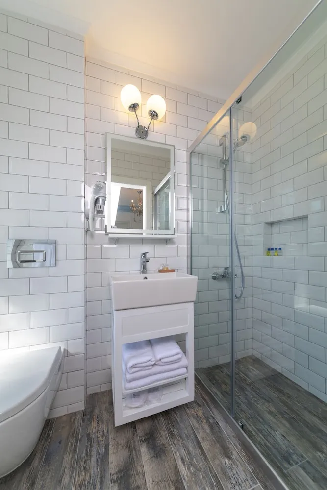 Standard Tek Büyük Yataklı Oda, 1 Çift Kişilik Yatak, Balkon, Şehir Manzaralı