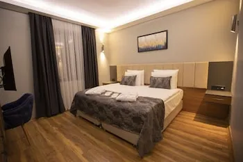 Divares Luxury Hotel