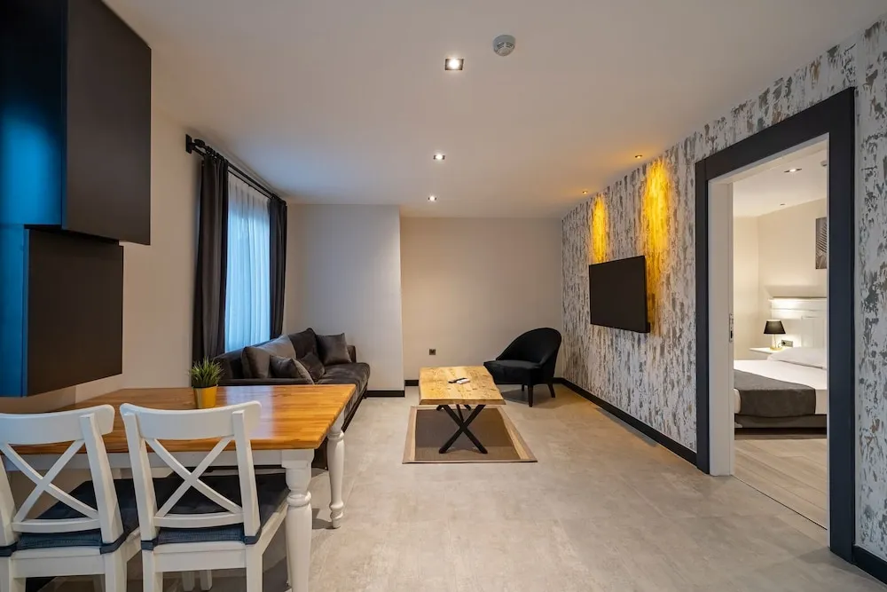Standard Suite (No Balcony) room