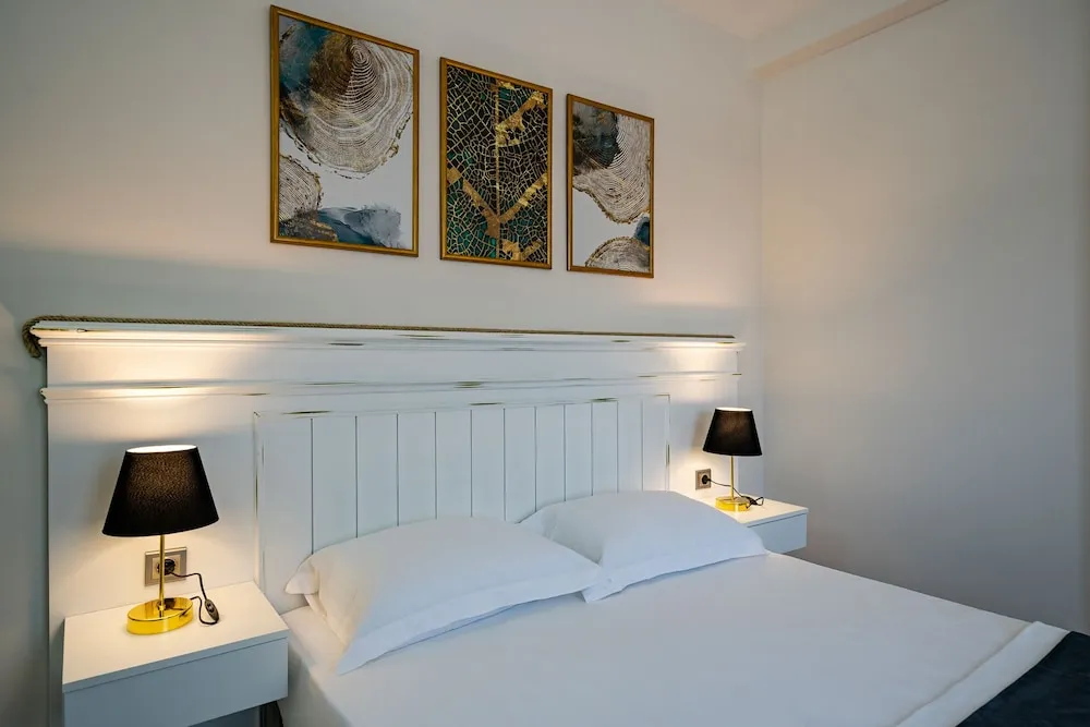Standard Suite (No Balcony) room