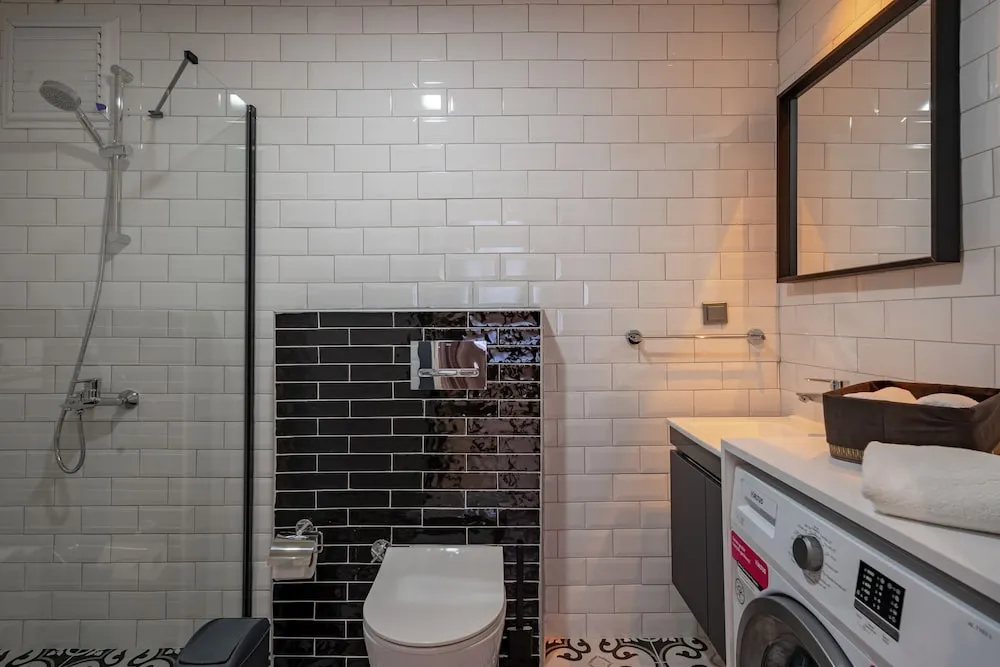 Exclusive Suite Room (with jacuzzi).