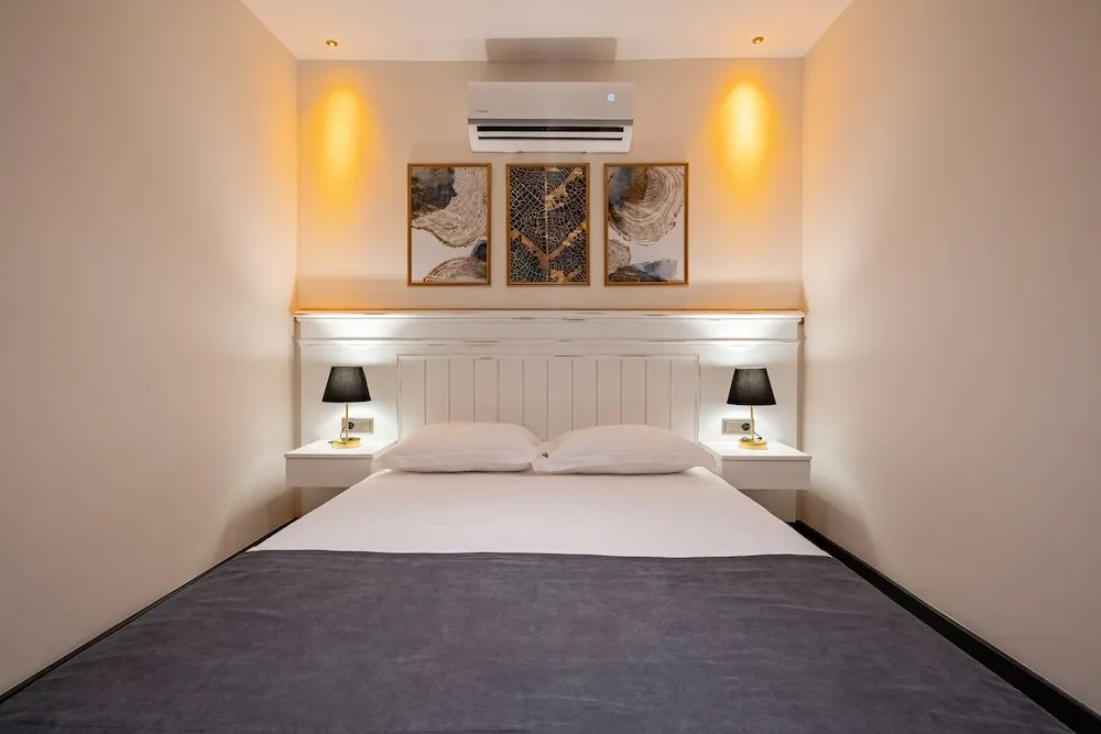 Exclusive Suite Room (with jacuzzi).