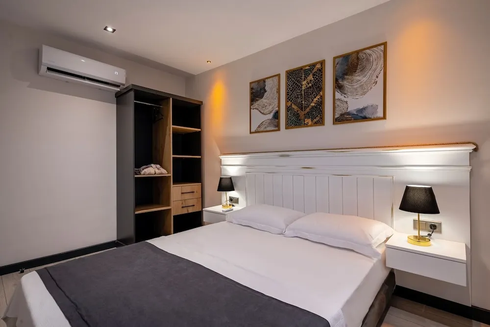 Exclusive Suite Room (with jacuzzi).