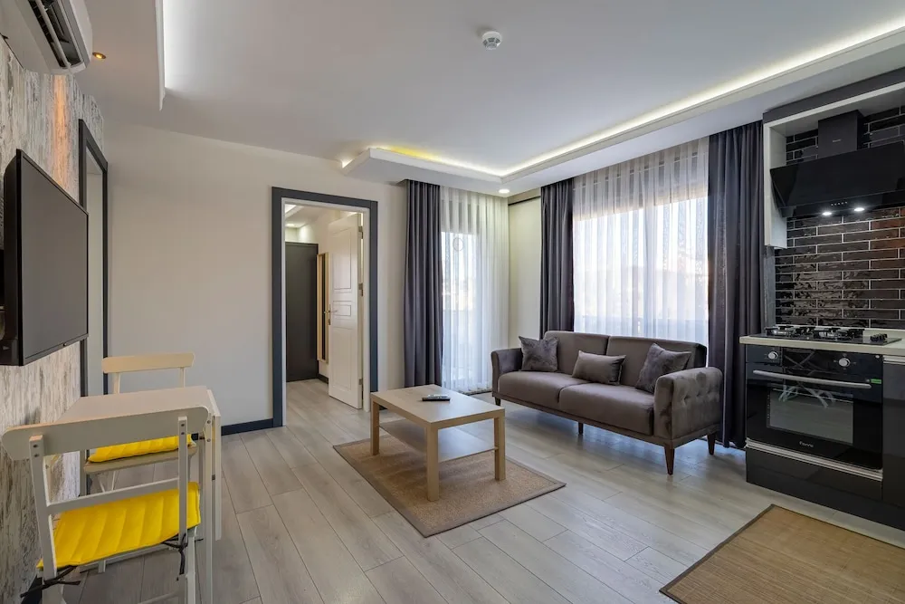 Standard Suite (Balcony) room.