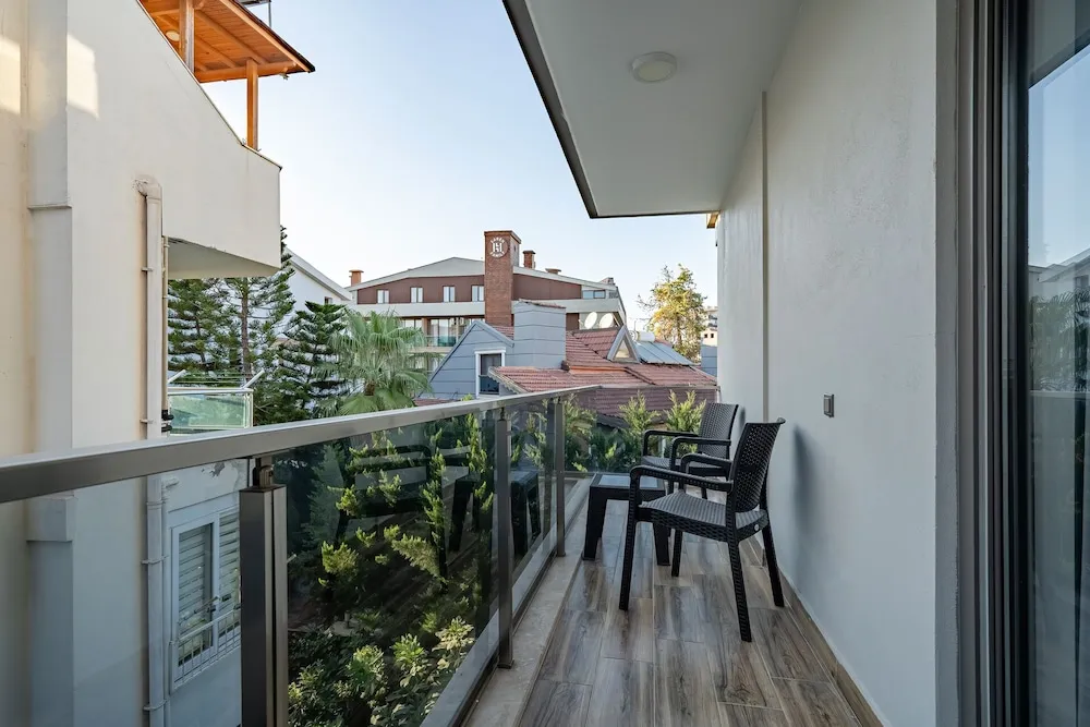 Family Suite (with Balcony)