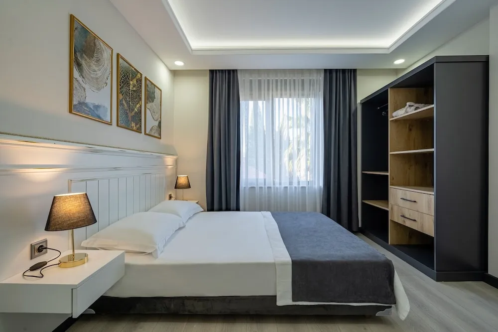 Family Suite (with Balcony)