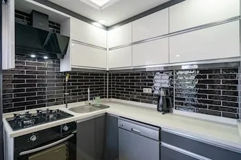 Eluxio Suite Hotel