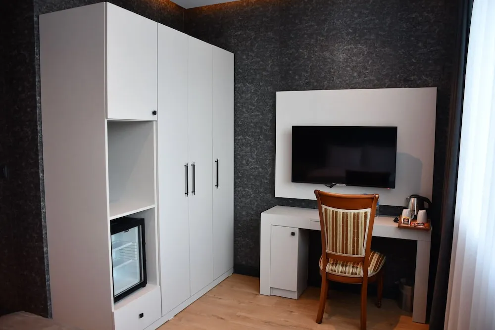 Luxury Tek Büyük Yataklı Oda