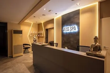 Vess Hotel & Spa