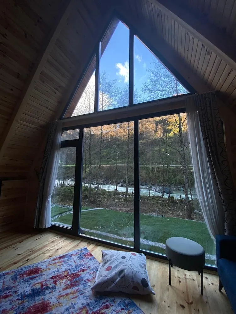Bungalov, Sigara İçilebilir, Nehir Manzaralı