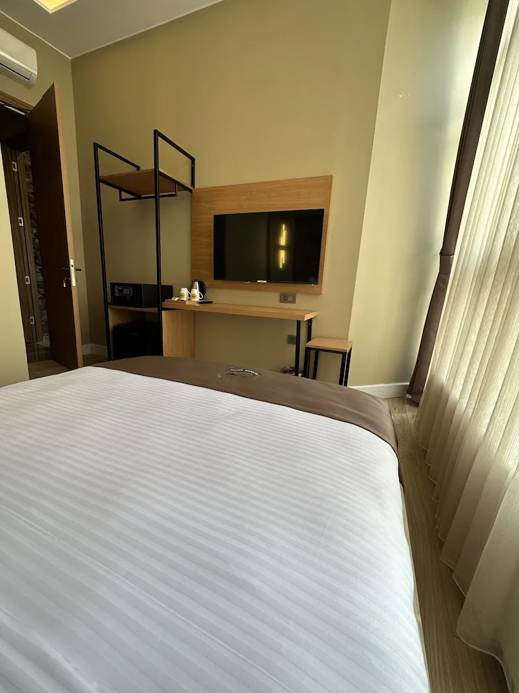 Standard Tek Büyük Yataklı Oda