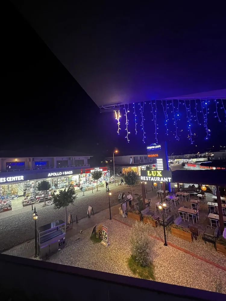 Deluxe Tek Büyük veya İki Ayrı Yataklı Oda