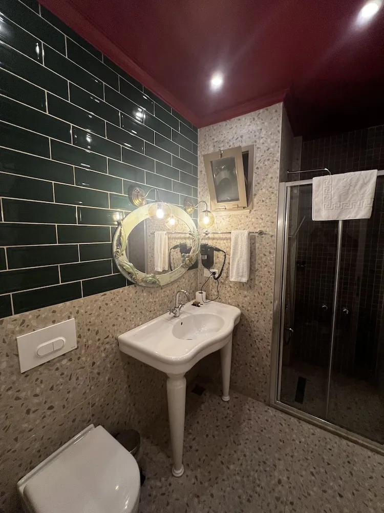 Deluxe Tek Büyük veya İki Ayrı Yataklı Oda
