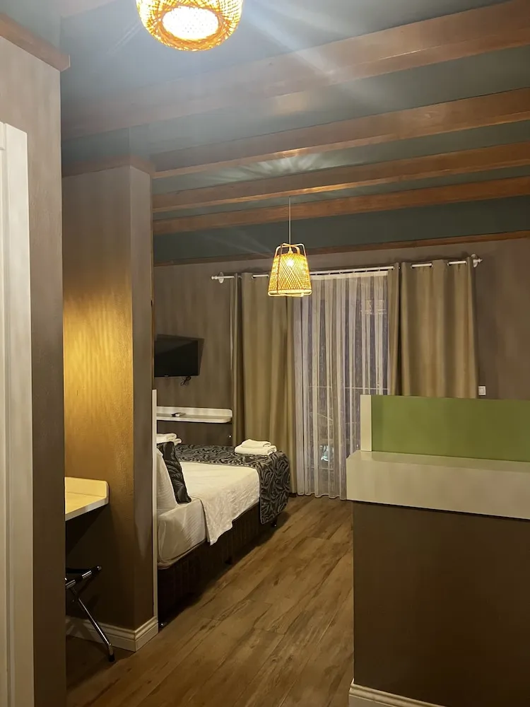 Deluxe Tek Büyük veya İki Ayrı Yataklı Oda