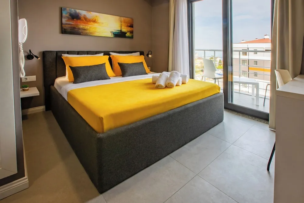 Standard Oda, 1 Büyük (Queen) Boy Yatak, Balkon, Bahçe Manzaralı