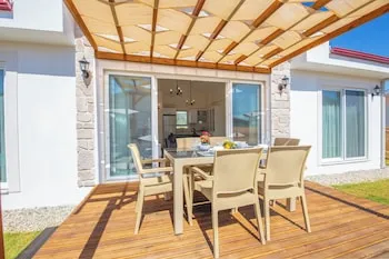 SunTeos Villa Suites