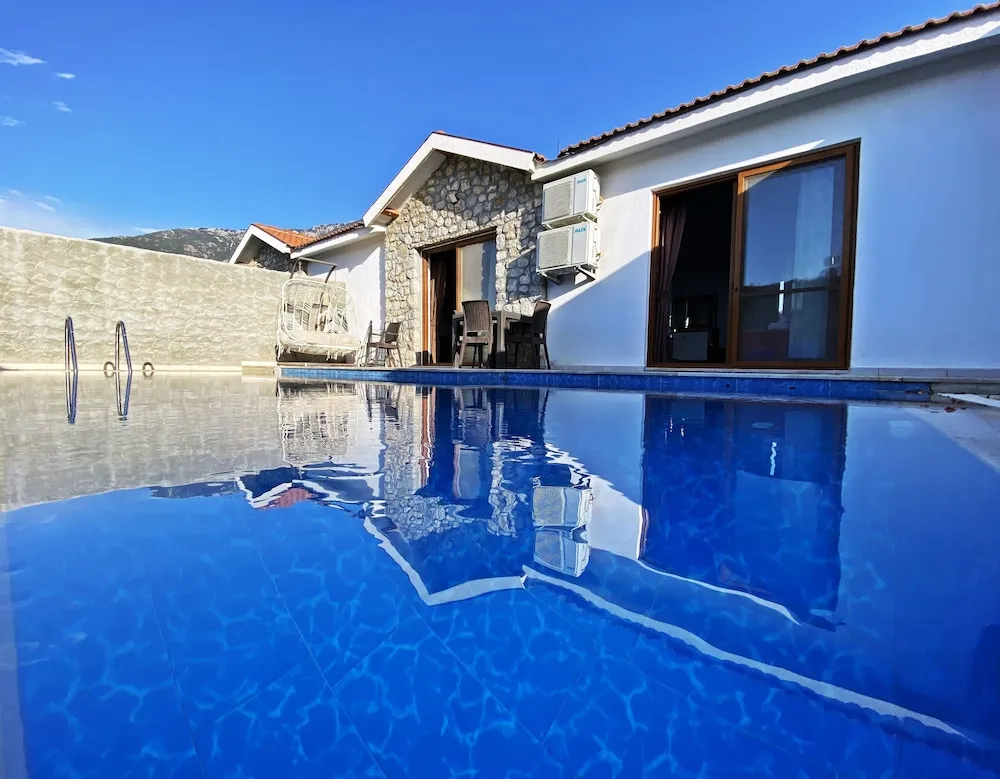 Basic Villa, Sıcak Su Küveti, Havuz Manzaralı