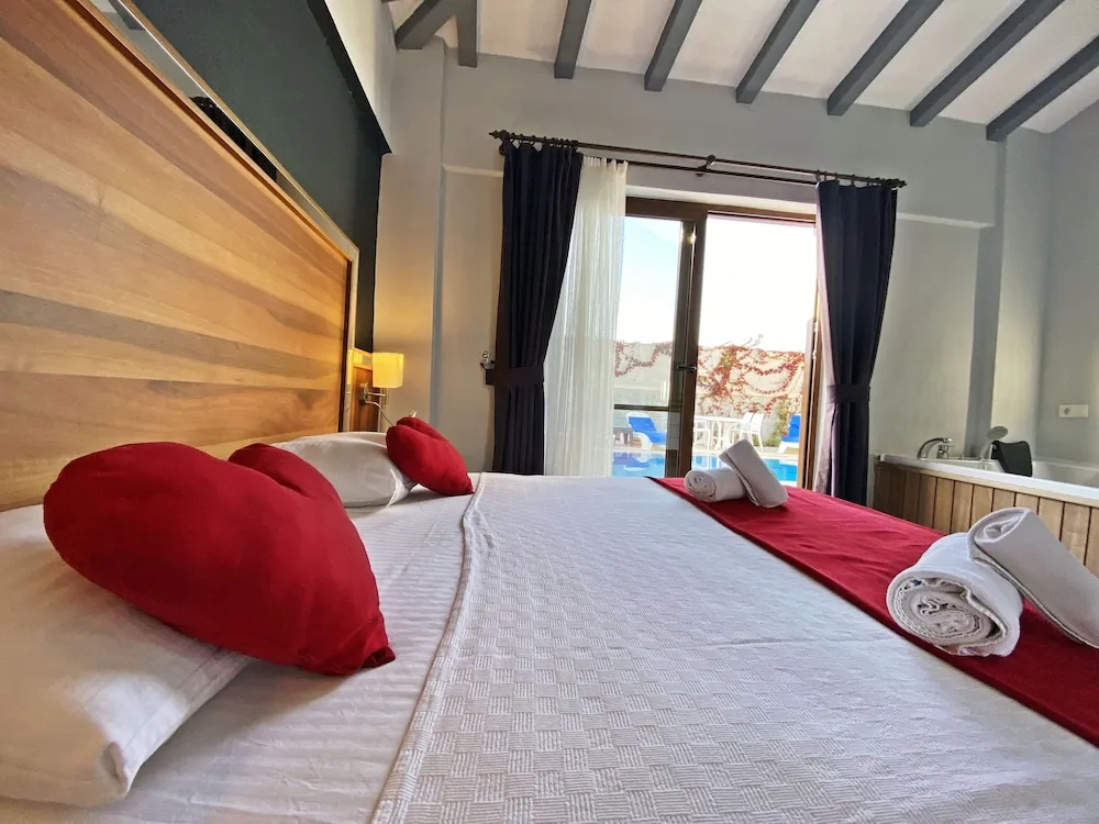 Basic Villa, Sıcak Su Küveti, Havuz Manzaralı