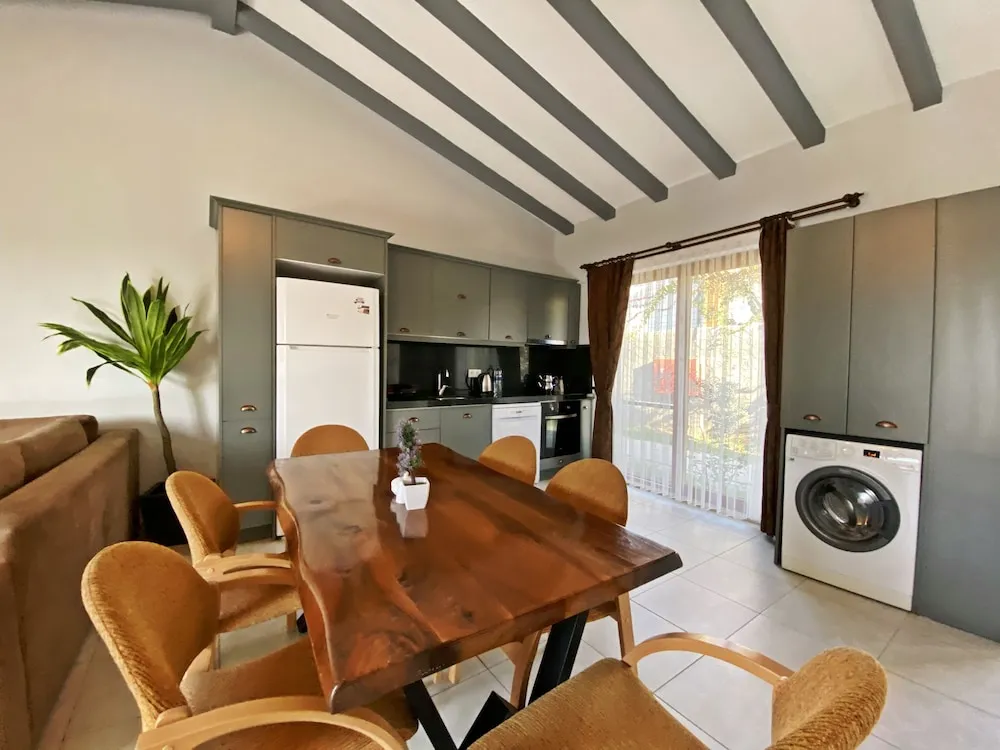 Basic Villa, Sıcak Su Küveti, Havuz Manzaralı
