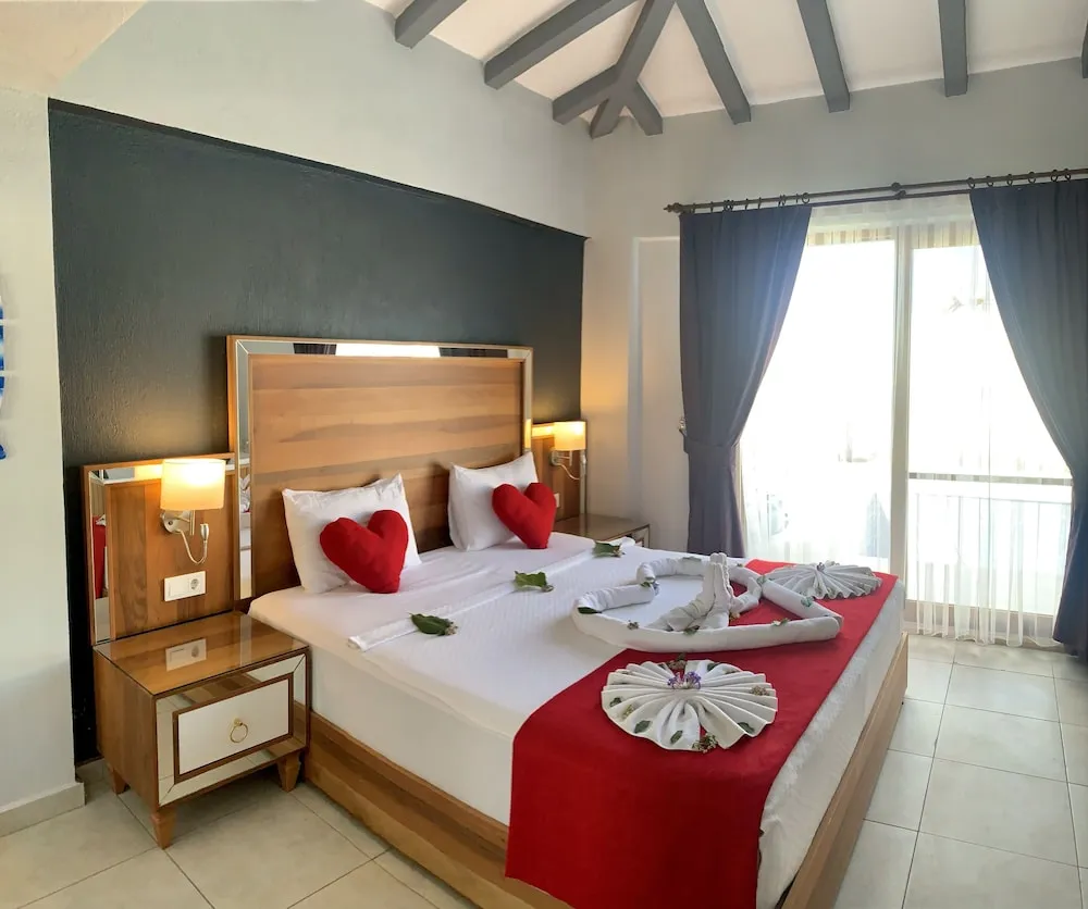 Basic Villa, Sıcak Su Küveti, Havuz Manzaralı