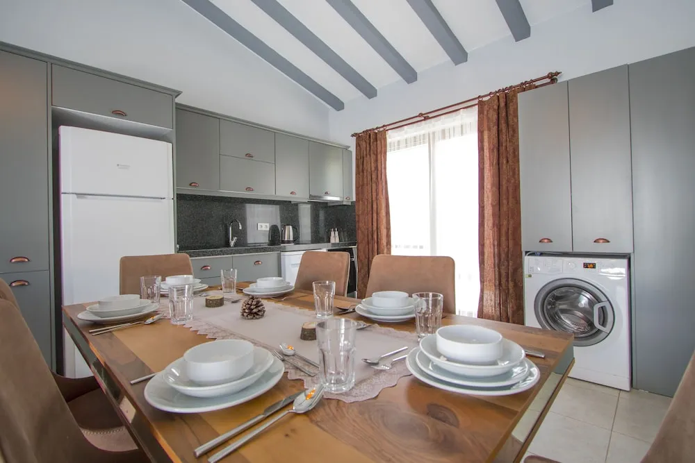 Basic Villa, Sıcak Su Küveti, Havuz Manzaralı