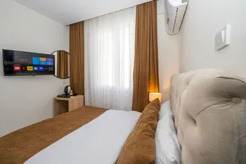 Gloria Airport Hotel