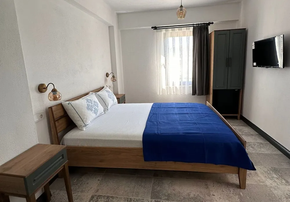 Standard Tek Büyük Yataklı Oda