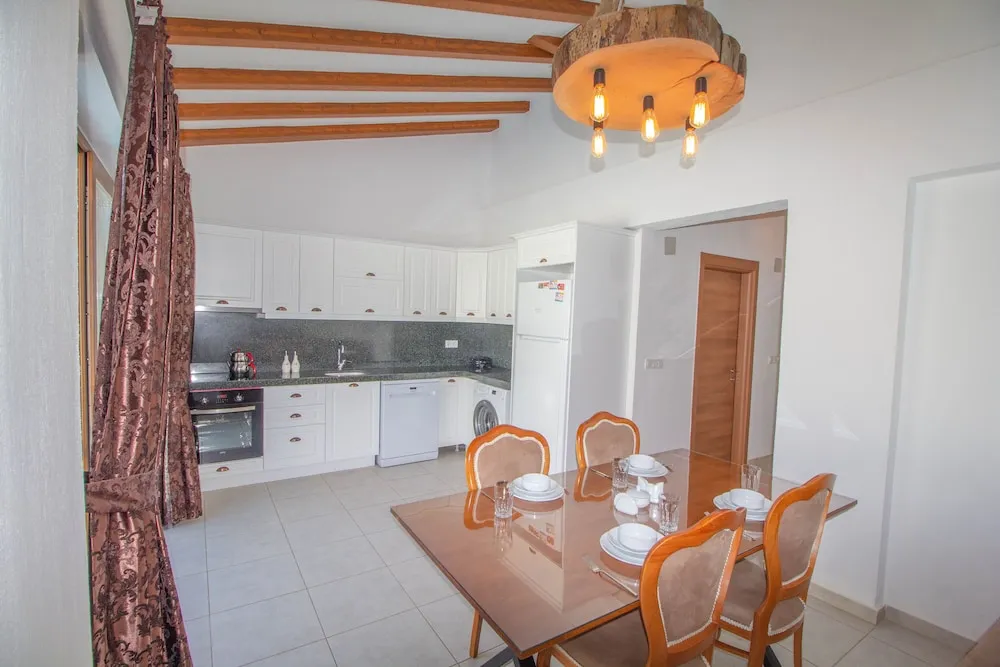 Basic Villa, Sıcak Su Küveti, Havuz Manzaralı