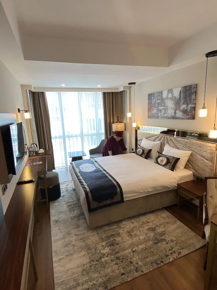 Deluxe Tek Büyük Yataklı Oda