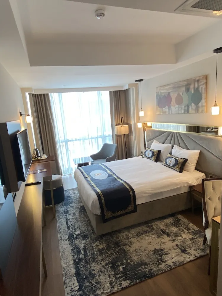 Deluxe Tek Büyük Yataklı Oda