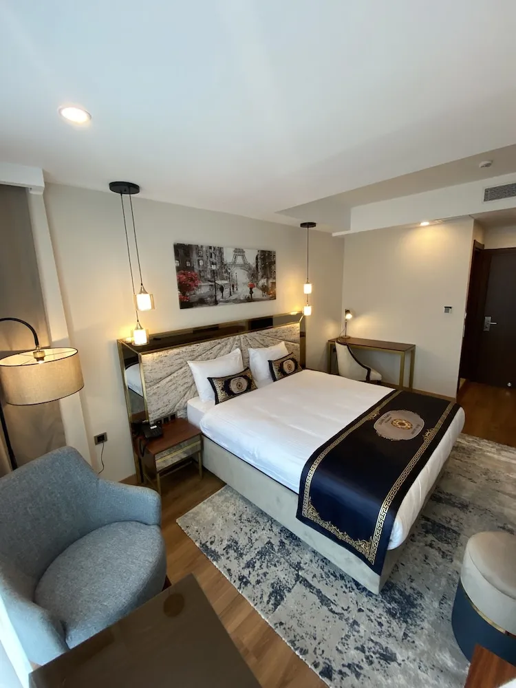 Deluxe Tek Büyük Yataklı Oda