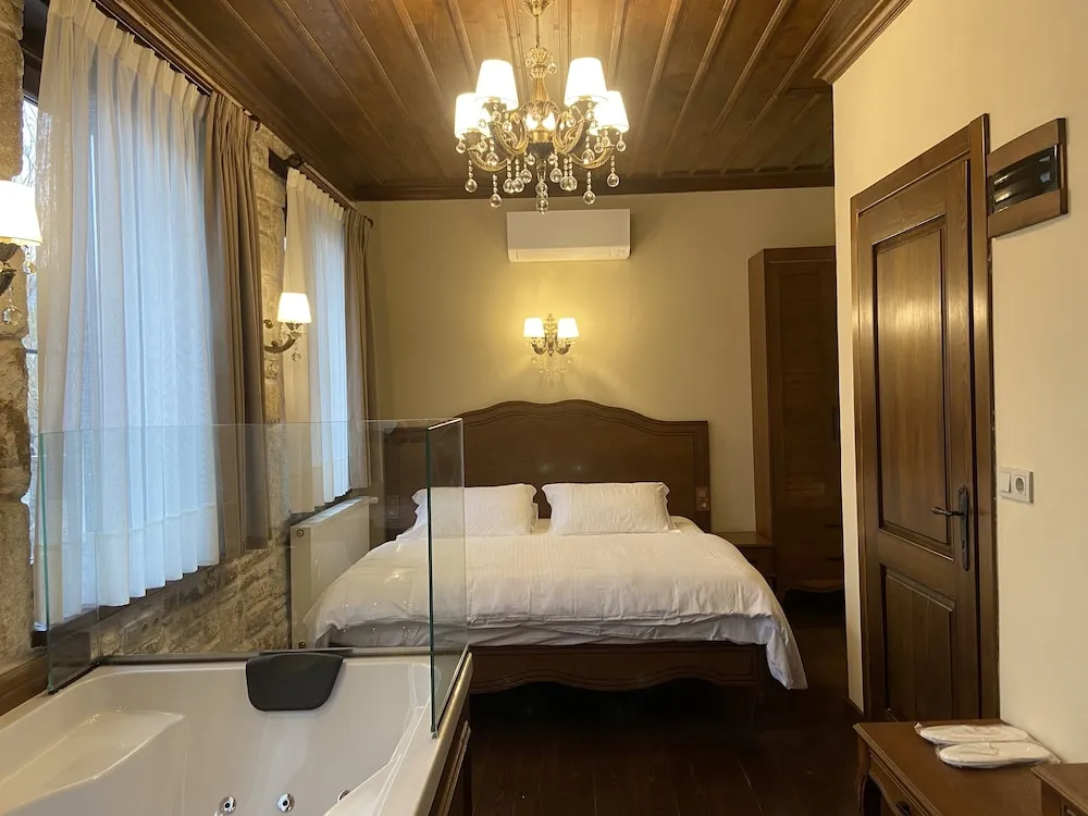 Royal Tek Büyük Yataklı Oda