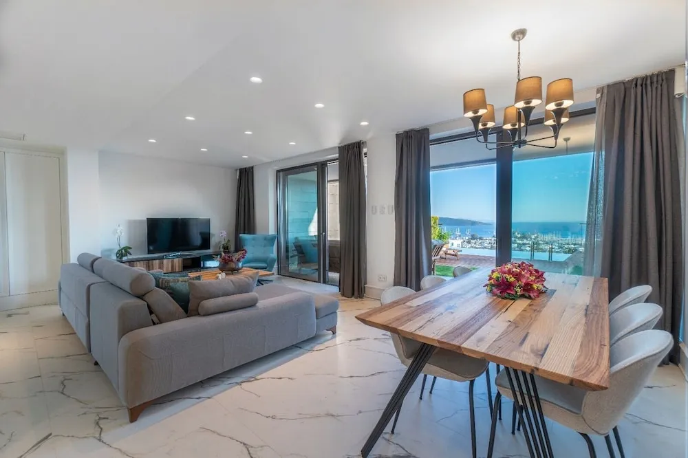 Deluxe Villa