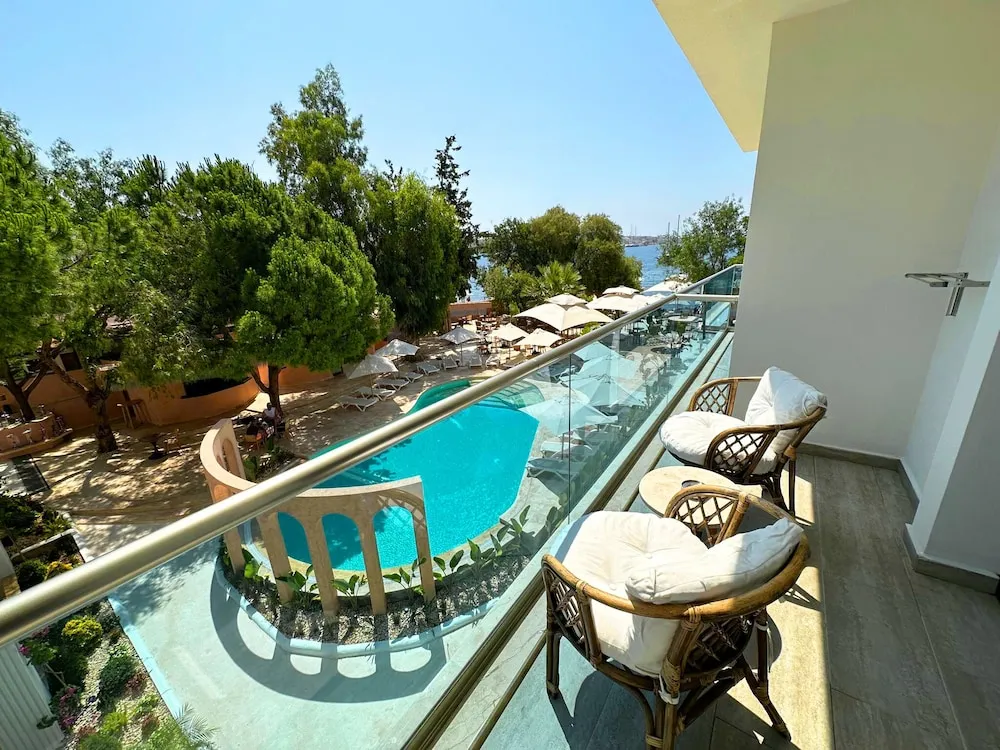 Deluxe Room With Sea View